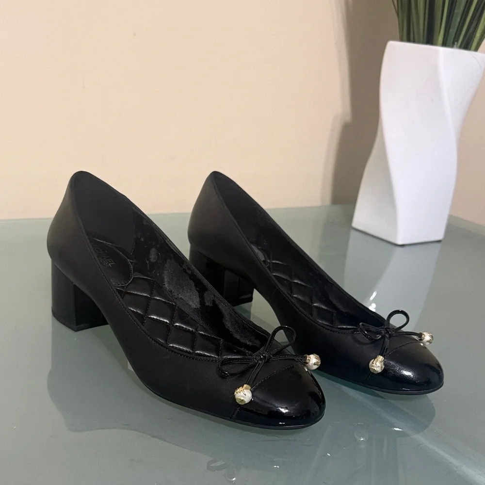 Michael Kors Black Leather Loafers – Size 8 with Pearl Details